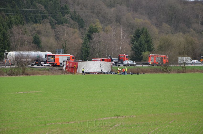 Bierlaster umgestuerzt A 3 Rich Frankfurt Hoehe AS Lohmar P002.JPG